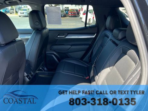 Used 2026 GMC Terrain Elevation w/ Elevation Premium Package FWD image 19