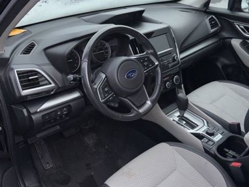 Used 2019 Subaru Forester Premium image 8