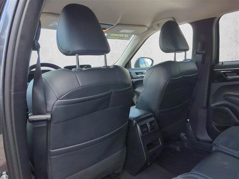 Used 2024 Mitsubishi Outlander SE AWD/4WD image 17