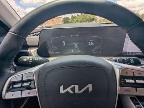 Certified 2024 Kia Telluride S w/ S Sunroof Package FWD image 38