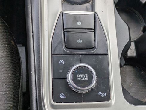 Used 2024 Ford Explorer XLT AWD/4WD image 28