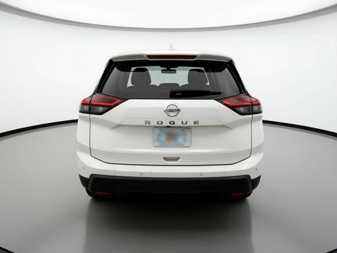 Used 2025 Nissan Rogue SV image 7
