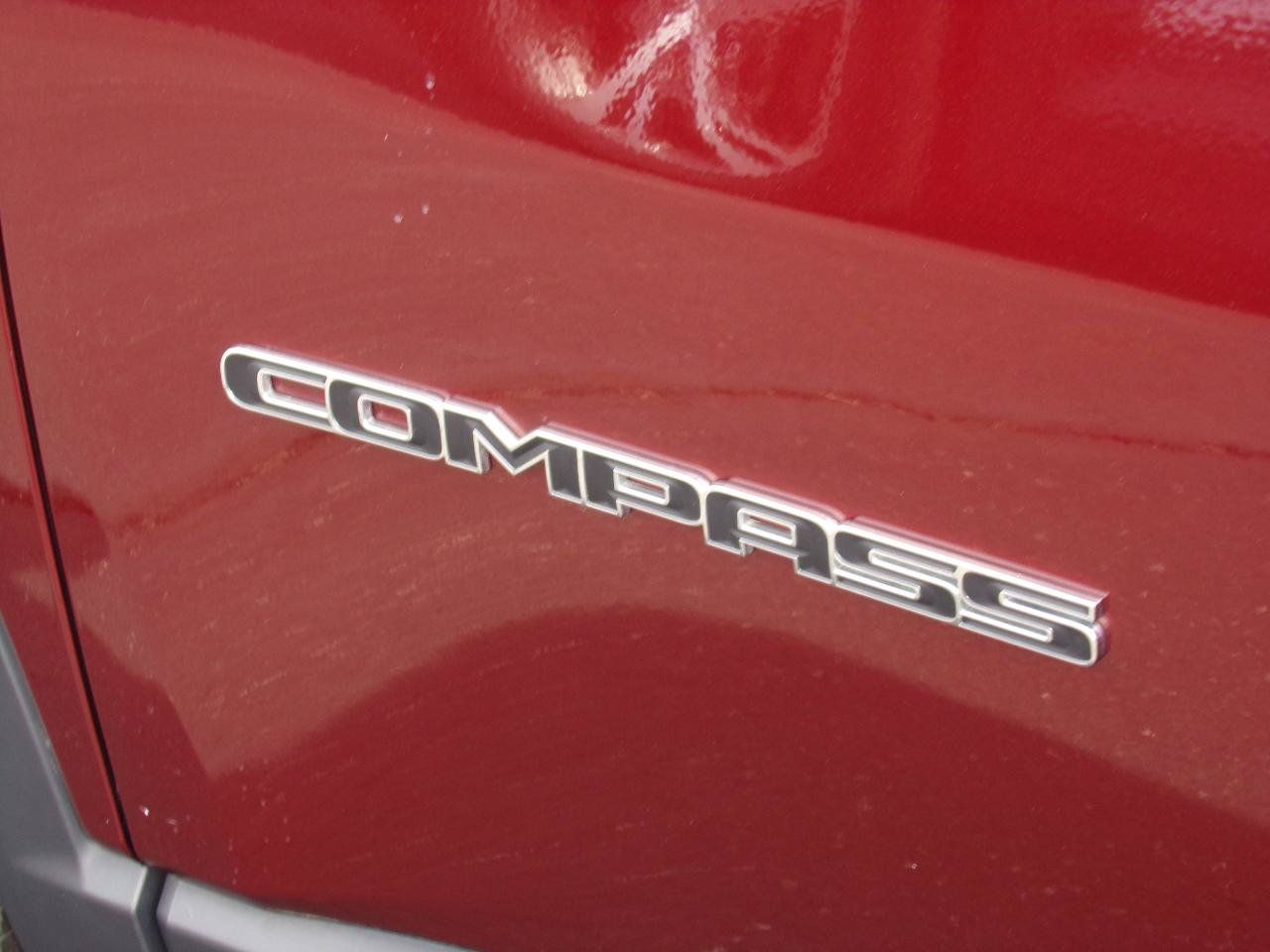 Used 2022 Jeep Compass Latitude AWD/4WD image 10