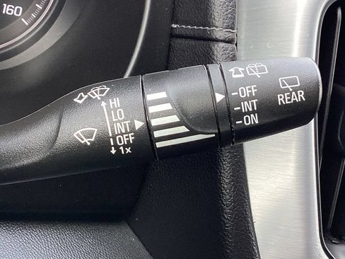 Used 2022 GMC Terrain SLE w/ Driver Convenience Package FWD image 24