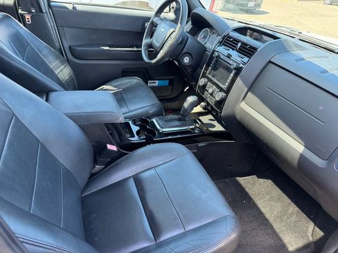 Used 2010 Ford Escape Limited FWD image 2