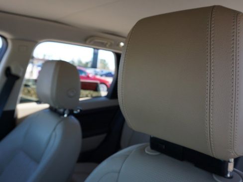 Used 2019 Land Rover Discovery Sport HSE image 23