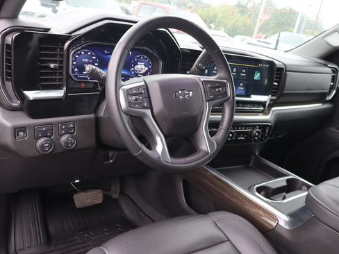 Used 2025 Chevrolet Silverado 2500 LT w/ Trail Boss Package AWD/4WD image 5