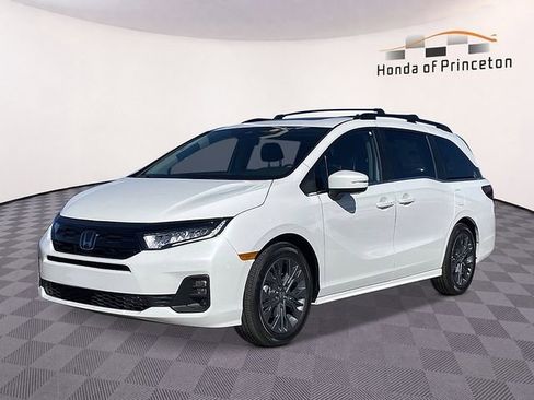 New 2026 Honda Odyssey Touring image 5