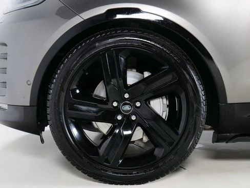 Used 2023 Land Rover Discovery S R-Dynamic image 9