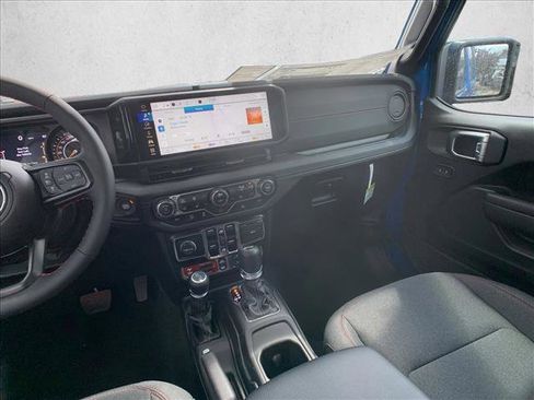 New 2024 Jeep Wrangler Unlimited Rubicon w/ Capability Package image 20