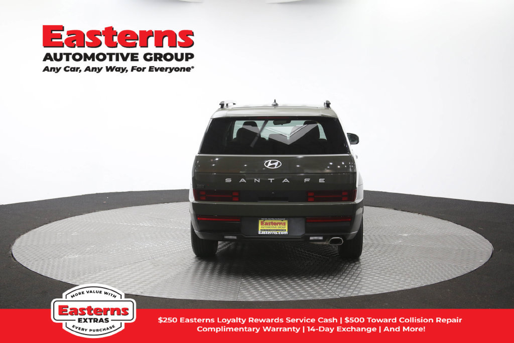 Used 2025 Hyundai Santa Fe SEL FWD image 40