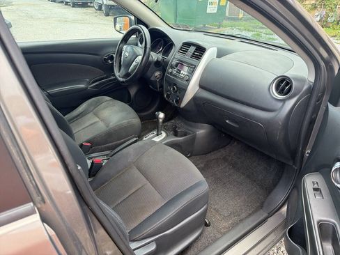 Used 2016 Nissan Versa SV FWD image 6
