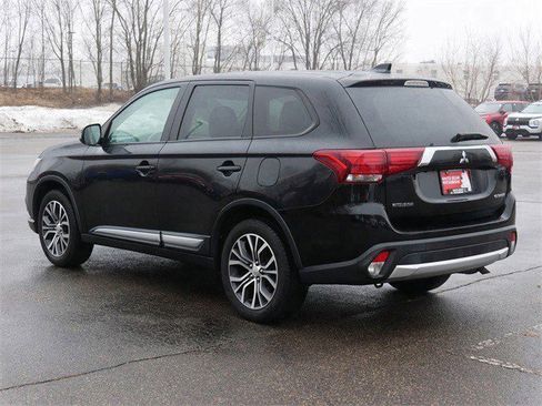 Used 2018 Mitsubishi Outlander ES image 5