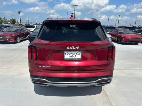 Used 2023 Kia Sorento S w/ Panoramic Sunroof Package FWD image 16