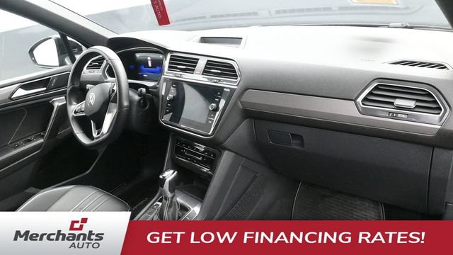 Used 2024 Volkswagen Tiguan SE R-Line AWD/4WD image 16