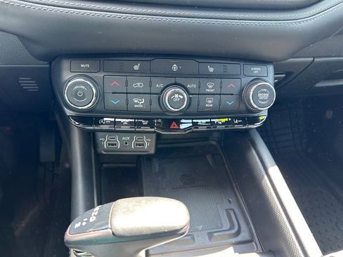 Used 2022 Dodge Durango GT image 24