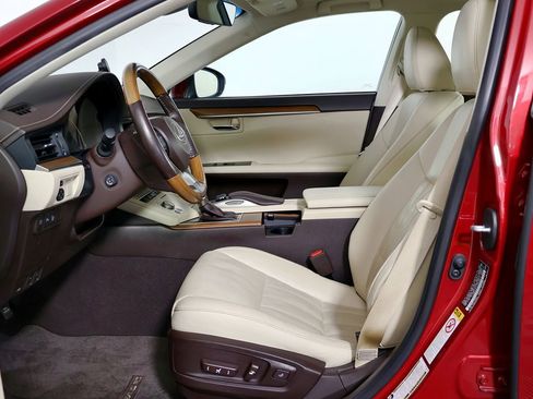 Used 2018 Lexus ES 300h w/ Luxury Package image 23