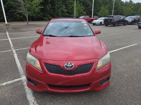 Used 2011 Toyota Camry SE w/ SE Extra-Value Pkg #1 FWD image 8