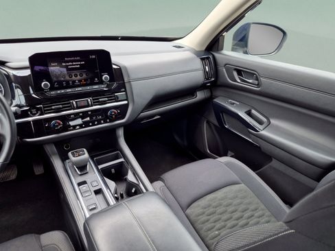 Used 2025 Nissan Pathfinder SV FWD image 27