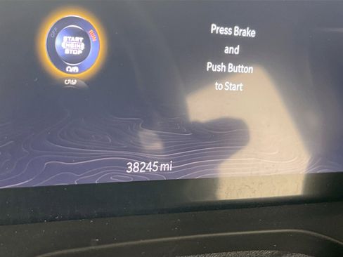 Used 2023 Jeep Grand Cherokee Limited w/ Black Appearance Package AWD/4WD image 12