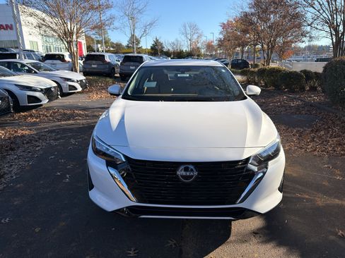 New 2025 Nissan Sentra SV image 2