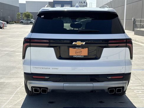 Used 2024 Chevrolet Traverse LT image 4
