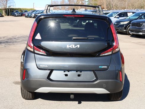 Used 2023 Kia Soul EX image 4