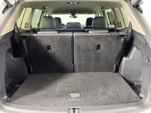 Used 2025 Volkswagen Atlas SE image 48