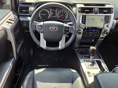 Used 2022 Toyota 4Runner Limited RWD image 11