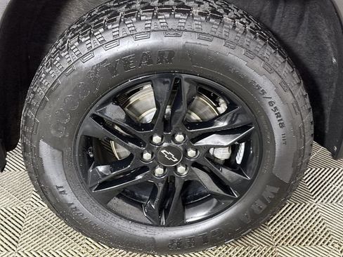 Used 2022 Chevrolet Traverse LT FWD image 34