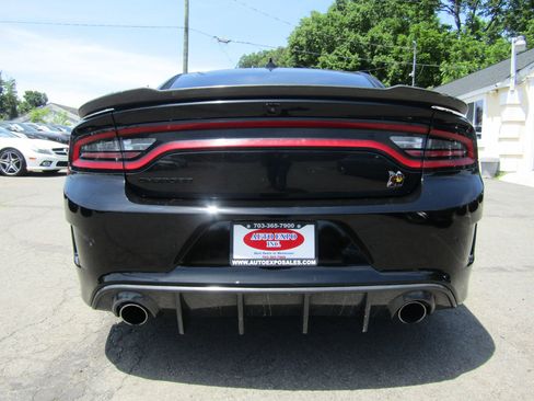 Used 2019 Dodge Charger Scat Pack RWD image 6