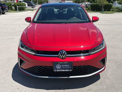Certified 2025 Volkswagen Jetta SE FWD image 2