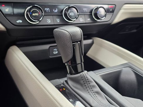 Used 2025 Honda Accord SE image 32