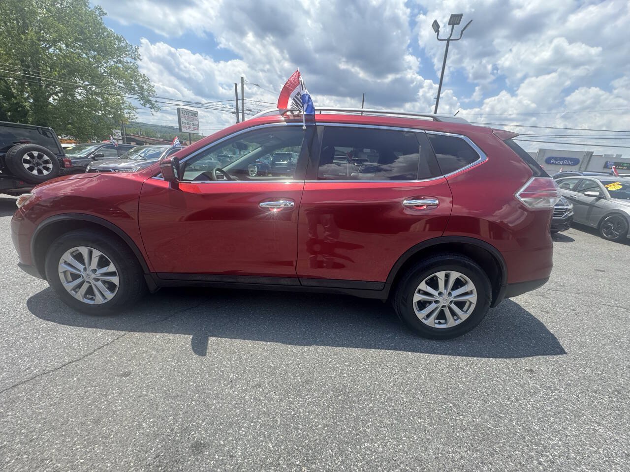 Used 2016 Nissan Rogue SV w/ SV Premium Package AWD/4WD image 4