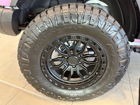 New 2025 Ford Bronco Badlands image 17