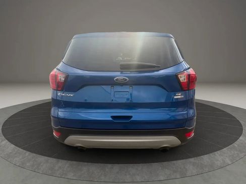 Used 2019 Ford Escape SE image 6