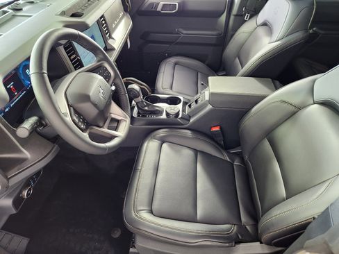 New 2026 Ford Bronco Badlands image 11