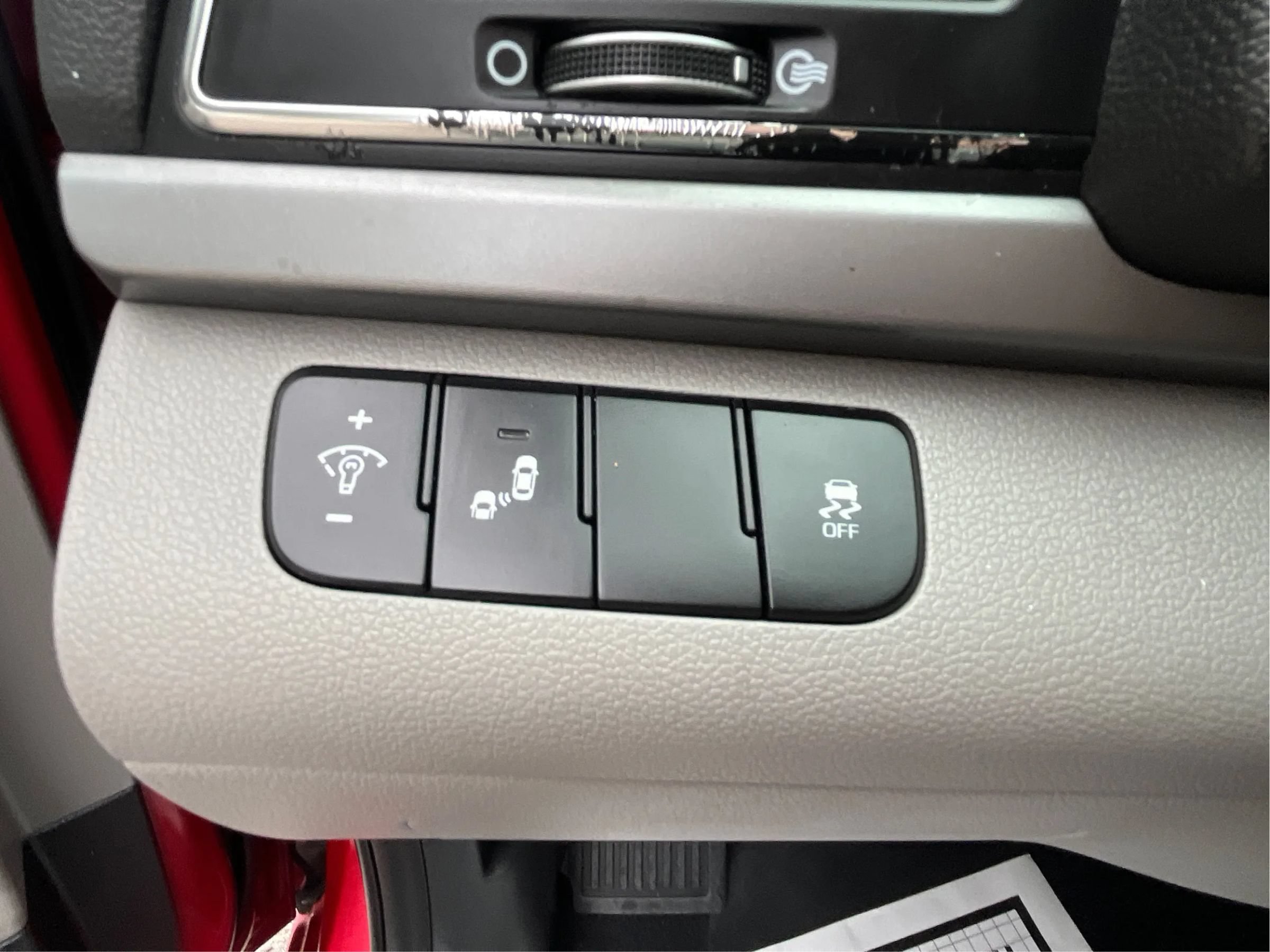Used 2018 Hyundai Elantra SEL FWD image 30