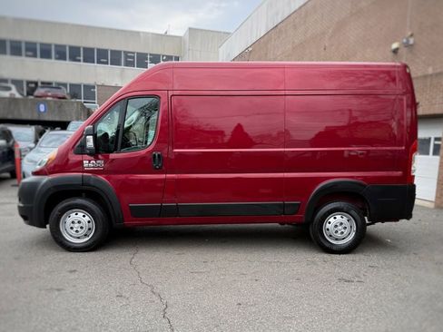 Used 2022 RAM ProMaster 2500 w/ Driver Convenience Group FWD image 10