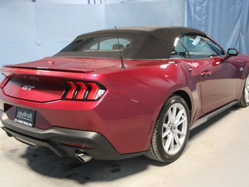 Used 2025 Ford Mustang GT Premium image 30