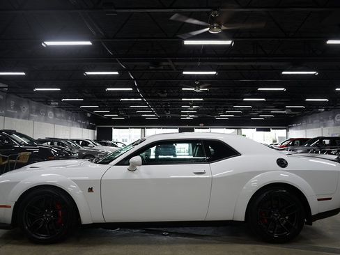 Used 2019 Dodge Challenger R/T Scat Pack RWD image 2