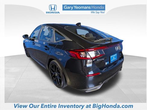 Used 2025 Honda Civic Sport image 9