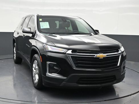 Used 2023 Chevrolet Traverse LS FWD image 8