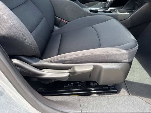 Used 2022 Chevrolet Malibu LT FWD image 11