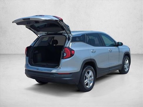 Used 2022 GMC Terrain SLE FWD image 5