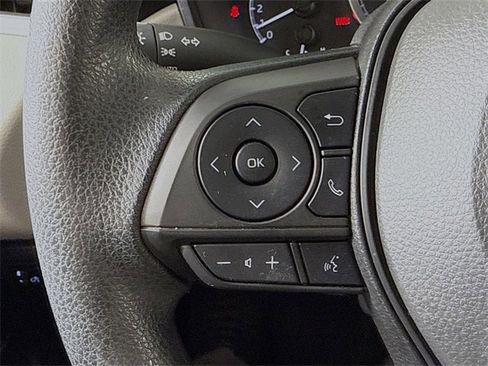 Used 2022 Toyota Corolla LE image 12