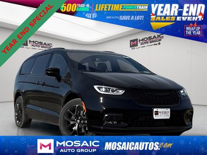 New 2026 Chrysler Pacifica Select