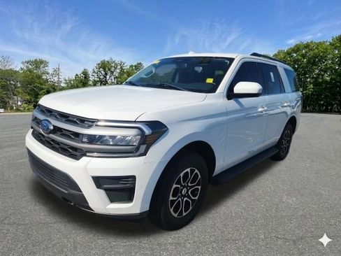 Used 2023 Ford Expedition XLT AWD/4WD image 4