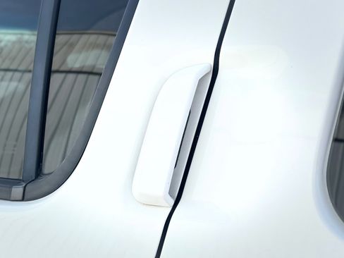 Used 2011 Nissan Armada SV image 52