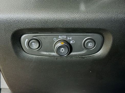 Used 2018 Chevrolet Traverse RS FWD image 11